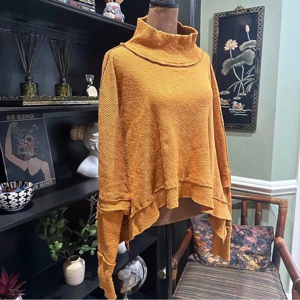 Free People We The Free Moon Daisy Pullover – Size Medium – Sunbaby Yellow - Image 4