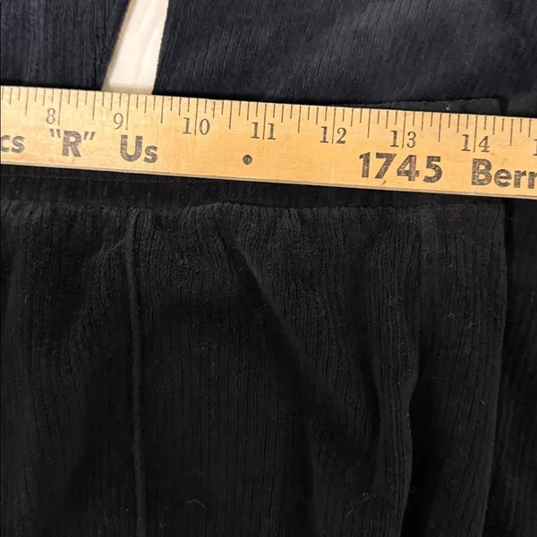 Aerie WOMENS Black Corduroy Short Court Flare Pants - Image 4
