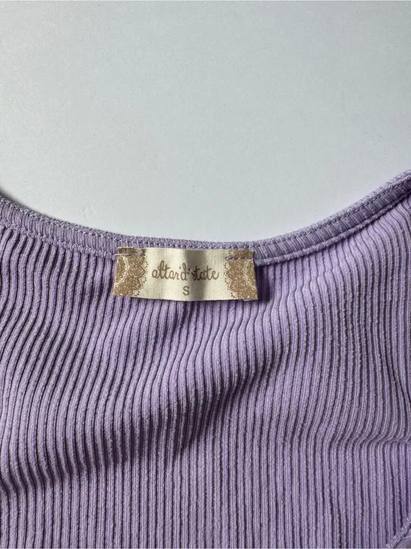 Altar'd State Lavender Ribbed Short-Sleeve Crop Top Size Small NWOT - Image 3