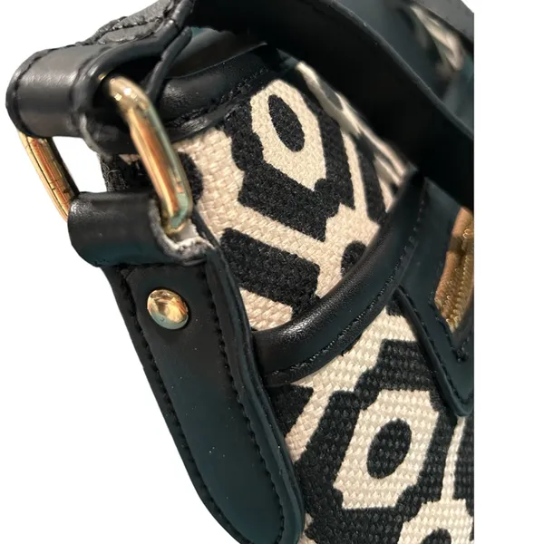 Spartina Convertible Crossbody Bag in Black/White Seagrass Fabric/leather trim - Image 5