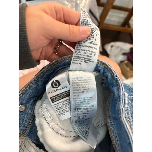 Levi’s 726 distressed light wash flare - Image 6