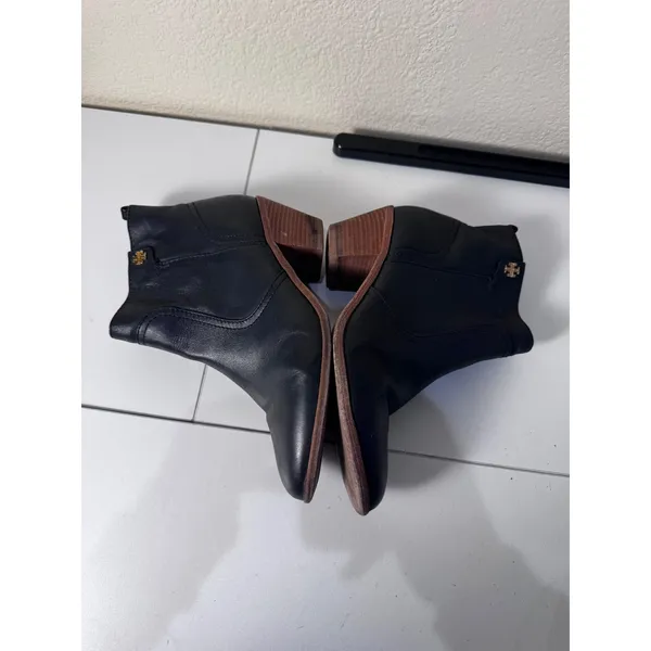 Tory Burch Leather Ankle Booties Women Size 8 Black Block Heel‎ Minimalist Chic - Image 4