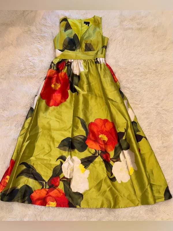 NEW DONNA KARAN NY Printed V-neck Floral Mikado smmr citro green Gown Sz 12 - Image 5