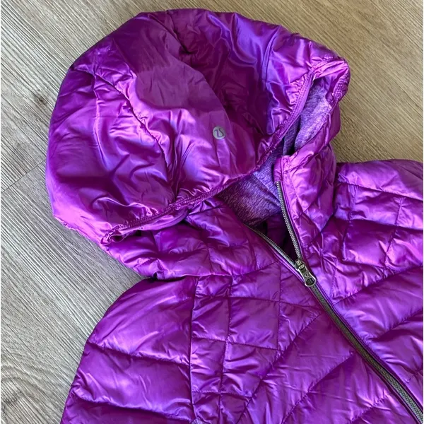 Lululemon Down For a Run Jacket in Tender Violet color size 4 - Image 9