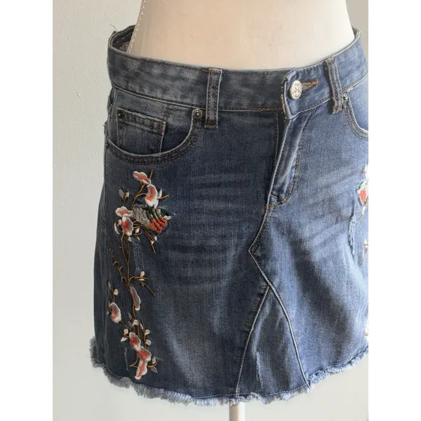 Embroidered Floral Birds Chelsea & Violet Boho Denim Mini Skirt size S Boho Y2k - Image 5