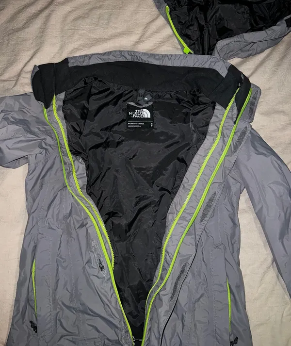 The North Face Windbreaker / Raincoat - Image 5