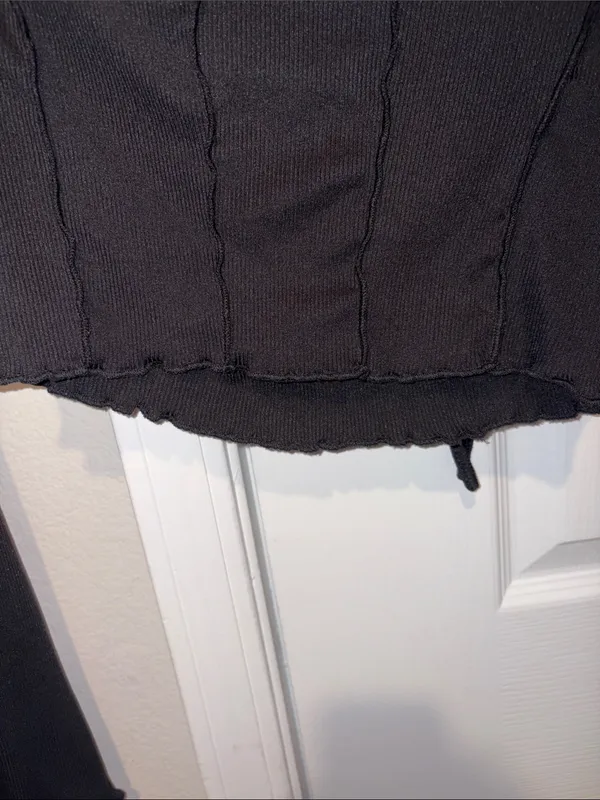 Women’s Black Long-Sleeve Tie-Back Crop Top - Image 5