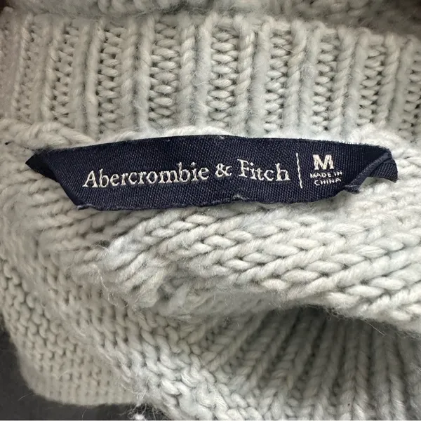 Abercrombie & Fitch Women’s Powder Blue V-Neck Faux Wrap Sweater Size Medium - Image 7