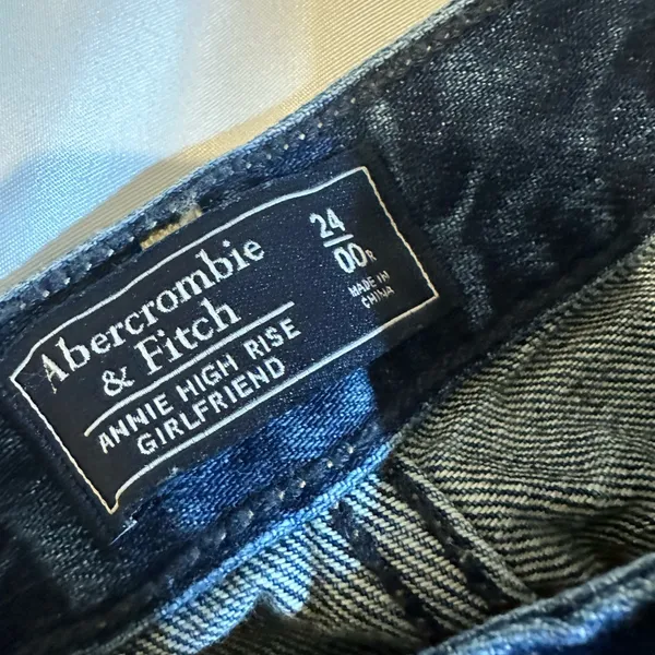 Abercrombie & Fitch Embroidered Distressed Straight Leg Jeans - Image 7