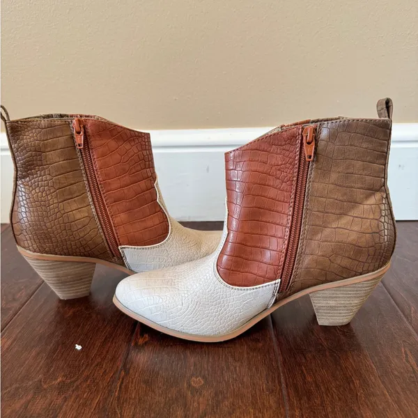 C.‎ Comfort Est 1946 Womens Ankle Boots Booties Multicolor Color Block Zip 7M - Image 4
