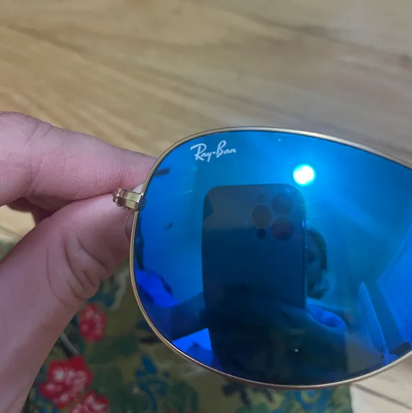 Ray-Ban Sunglasses - Image 4