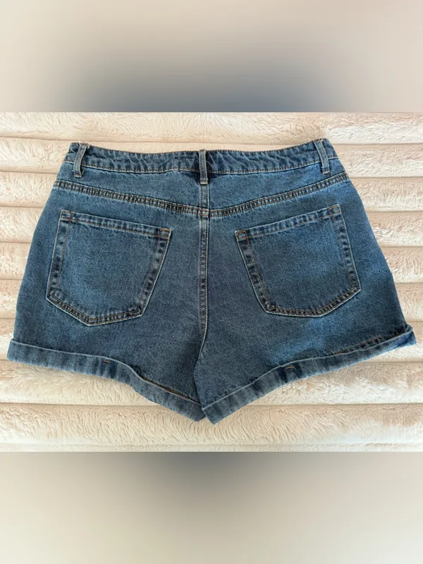 Forever 21 Dark Wash Classic Cuffed‎ Denim Jean Shorts - Image 2