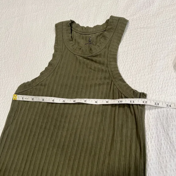 Free people movement olive cropped tank XS women - Image 6