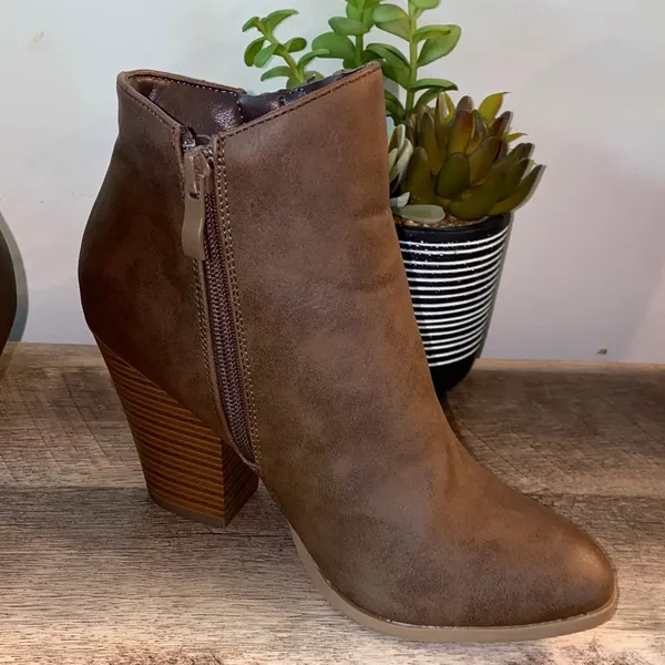 Journee Collection Heeled Ankle Booties with Dual Zippers Size 6.5 - Image 7