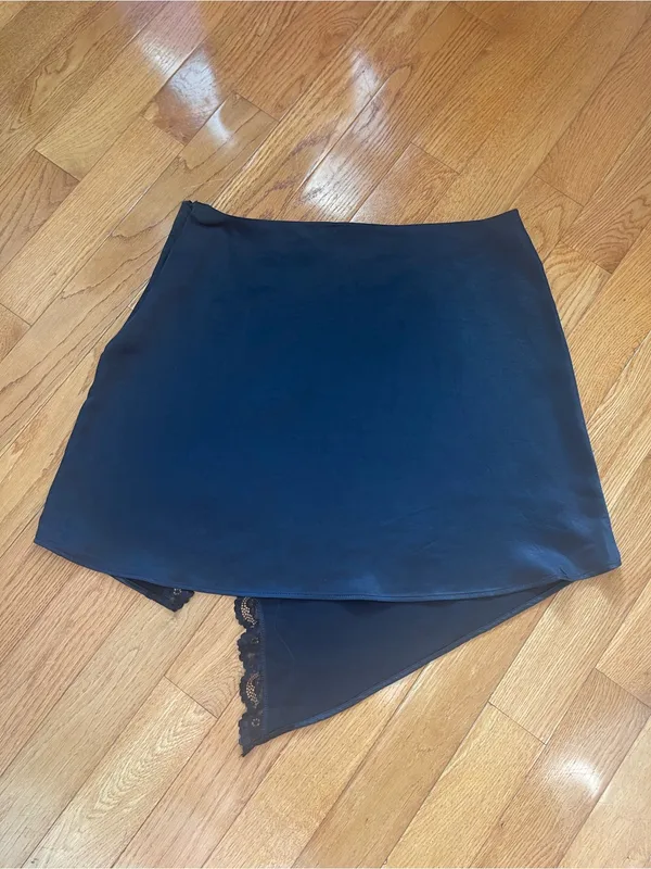 BROADWAY 38 Navy Black Satin Asymmetrical Lace Trim Mini Skirt NWT Size XL - Image 6