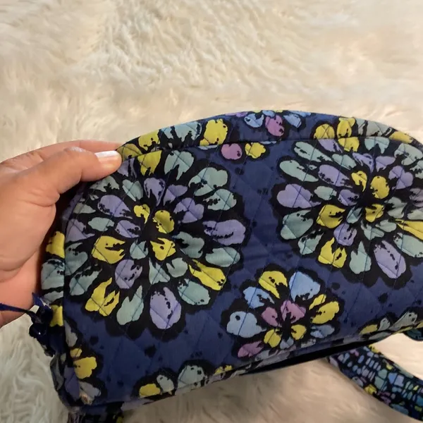 Vera Bradley Big Backpack outside condition excellent but inside have one rip - Image 15