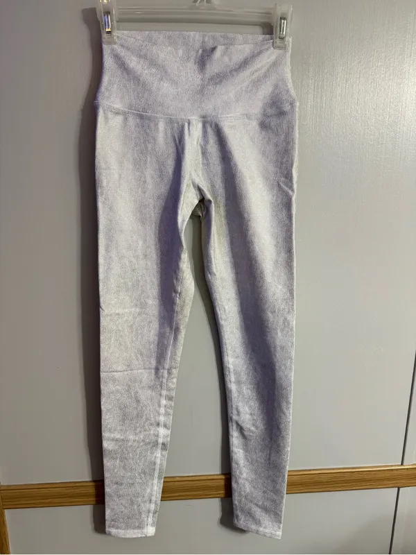 ALO Yoga White Silver High-Rise Leggings Size Small - Image 10