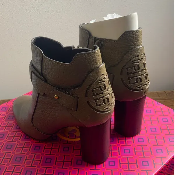 Tory Burch Derby leather ankle booties size 6.5‎ - Image 4