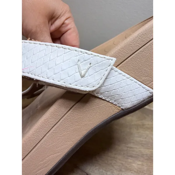 Vionic Ellie White Snake Embossed T-Strap Wedge Orthotic Sandals 7 - Image 4