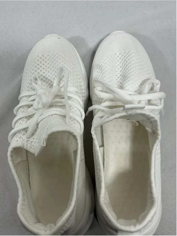 Womans Excellent Light Weight Comfort Sneakers Size 10 White - Image 4