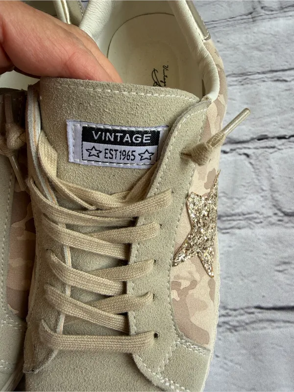 Vintage Havana Bianca Light Camo Multi Size 10 Cute Sneakers Gold Sparkle Star - Image 6