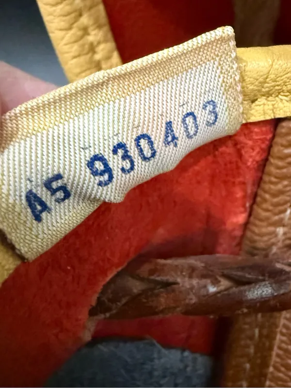 Rare Vintage DOONEY & BOURKE Teton AWL Lipstick Red Navy Yellow Leather Backpack - Image 12