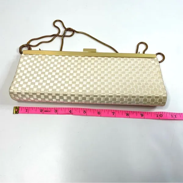 Lord & Taylor Cream Weave Purse Clutch - Image 7