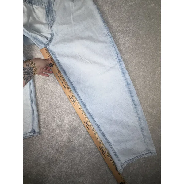 American Eagle Low Rise Baggy Barrel Jeans Women's 10 Reg Light‎ Wash Strigid - Image 9