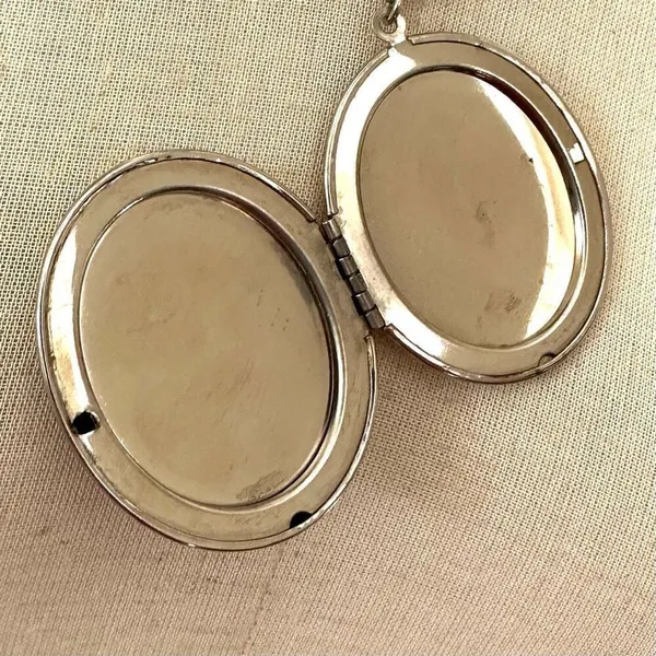 Silver and gold tone large floral pendant necklace - Image 8