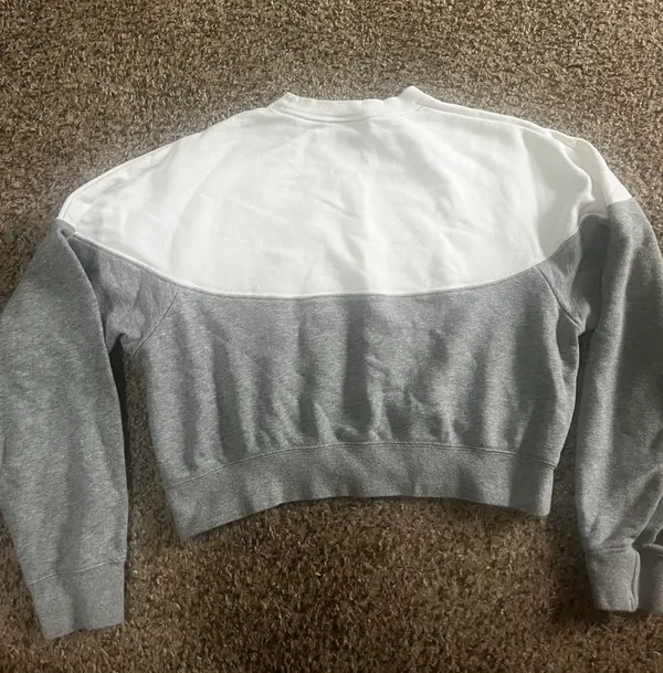 Nike Crew Neck - Image 2