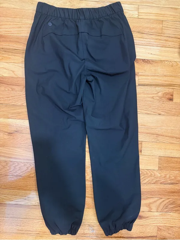 Lululemon Women's Black Warpstreme Cuffed Jogger Pants size 27 - Image 2