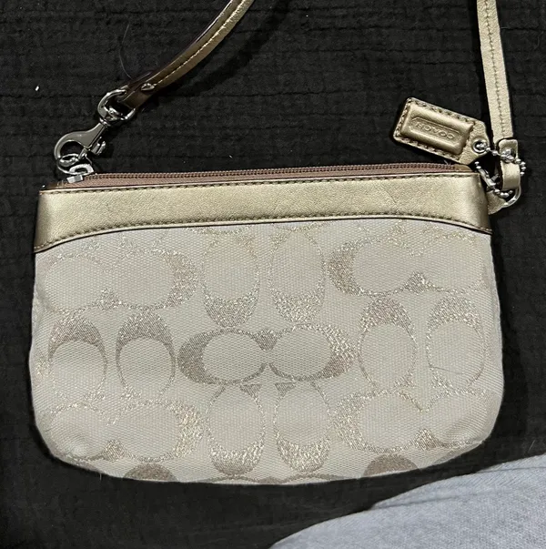 Coach Wristlet - Image 3