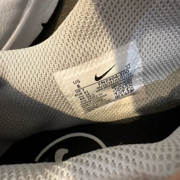 Nike Air Max Black and White/Cream - Image 4