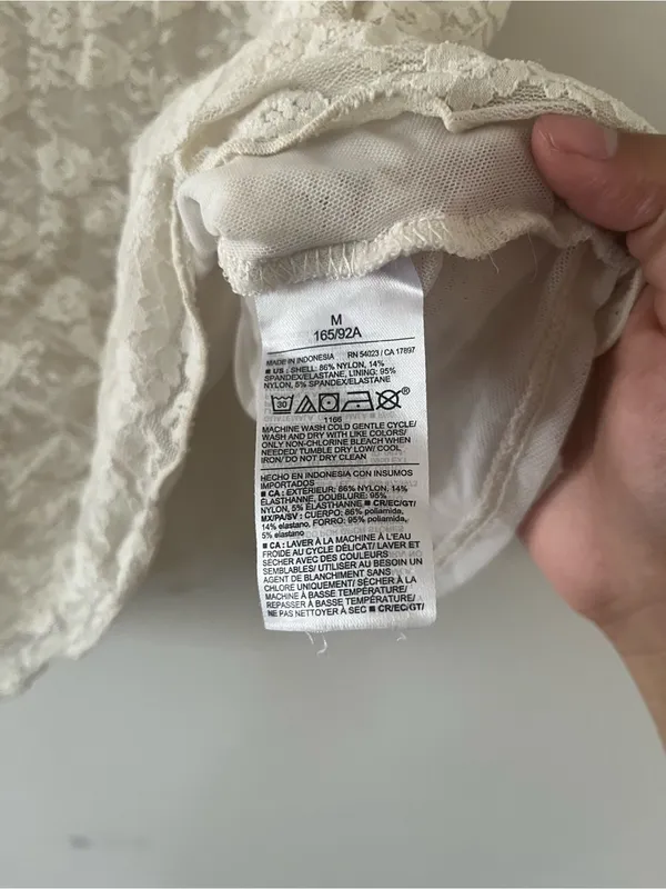 Old Navy Ivory White Lace Cami Top Medium Dainty Bridal Ethereal Romantic - Image 6