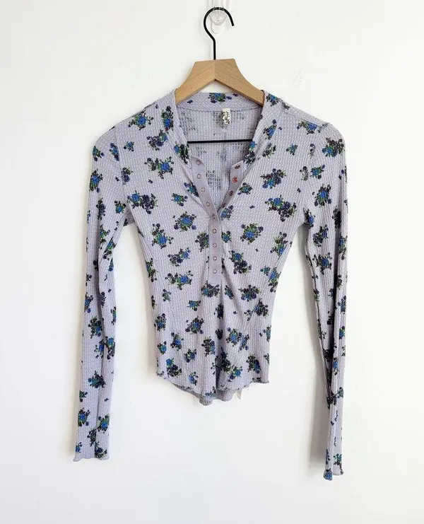 Free People One of the Girls Floral Henley XS Purple Blue - Image 2