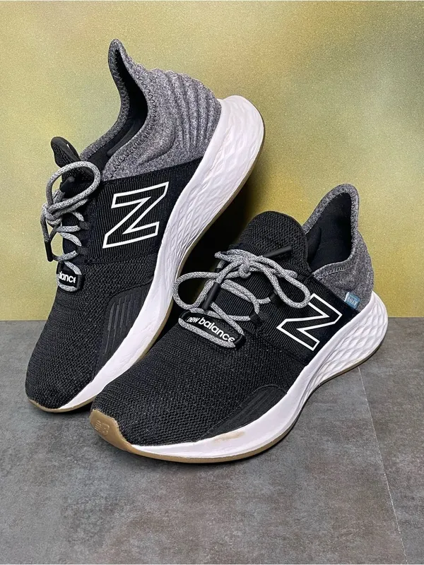 New Balance Women's Fresh Foam Roav T-Shirt Black/Gray Sneakers Size 9.5B - Image 12
