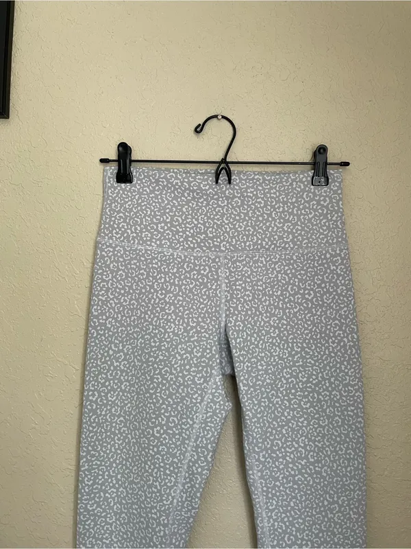 Lululemon Wunder Train High Rise Crop Size 8 Leopard Daisy Starlight Multi Gray - Image 8
