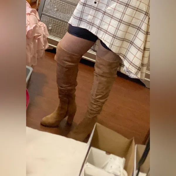 Over the knee faux suede boots. Tan Size 10 - Image 7