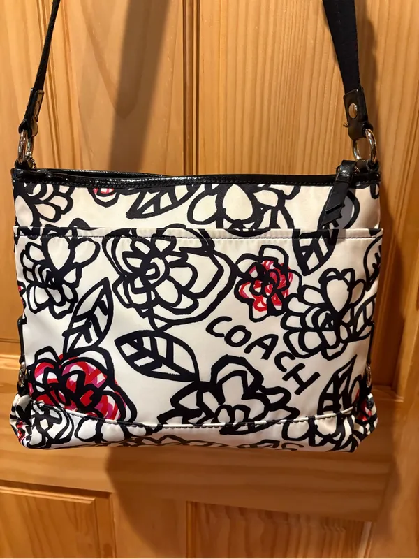 Coach Poppy Graffiti Floral Shoulder Crossbody Bag Black White Red/Pink Vintage - Image 3