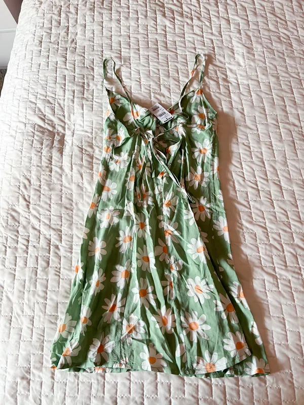 Tilly’s Full Tilt Green Floral Twist Front Mini Dress Size XS - Image 2