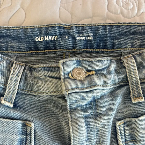 Old Navy Jeans - Image 3