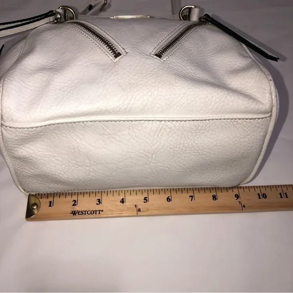 Juicy Couture Crossbody Bag White Pebbled Convertable Adjustable Gold Zip Top - Image 6