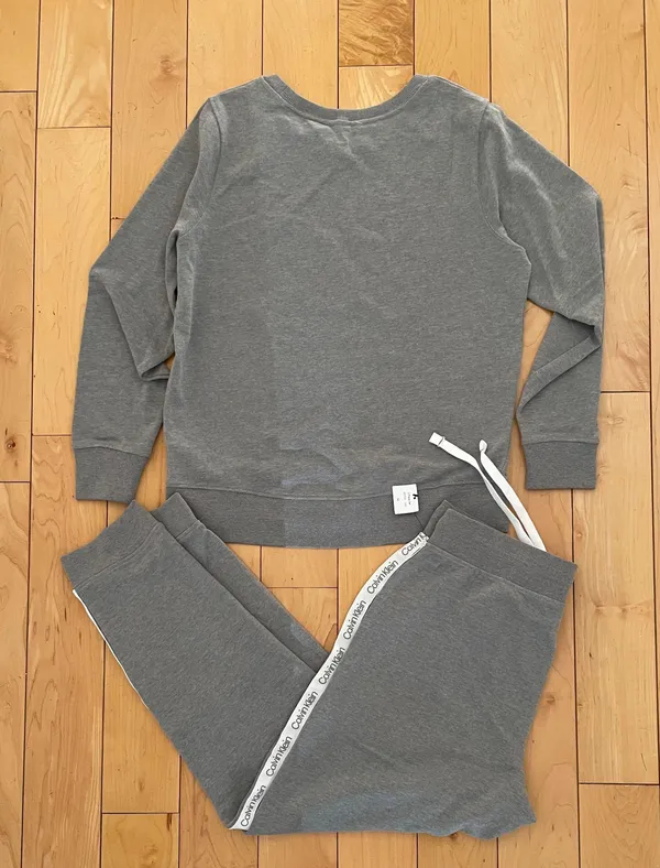 Calvin Klein 2PC Lounge Set. - Image 2