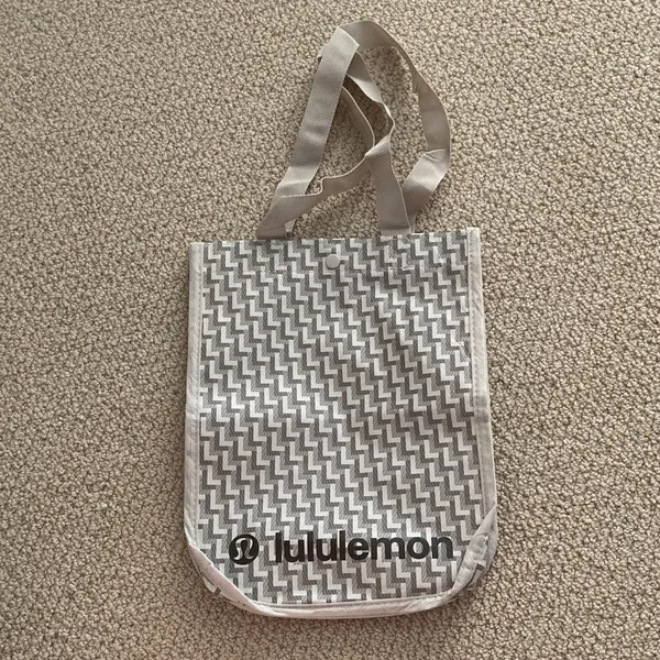 NEW Lululemon Small Reusable Tote Bag Tan Beige Pattern Snap Closure - Image 3