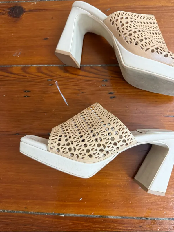 Jeffrey Campbell Caviar Lasercut Platform Heeled Sandals Sz 7 💛🍄 - Image 4