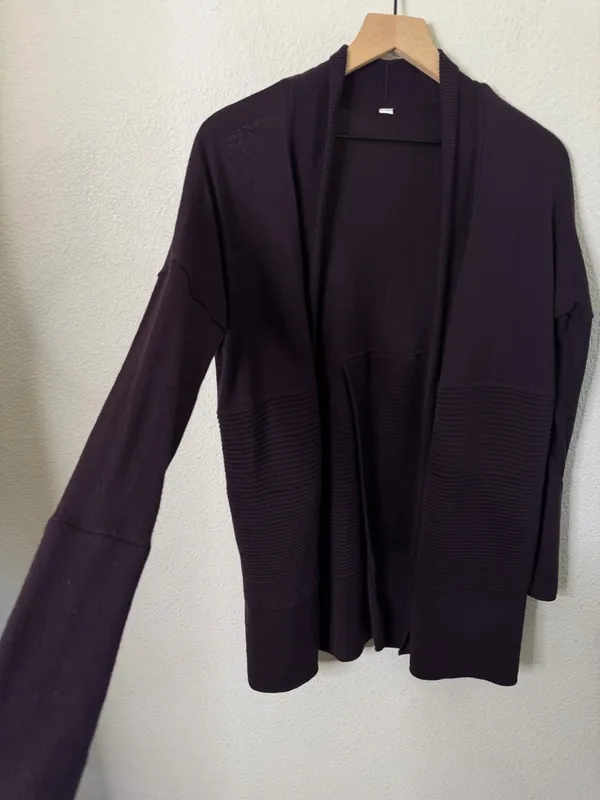 Lululemon Sit In Lotus Wrap II Black Cherry Cardigan Womens Size‎ 4 - Image 3