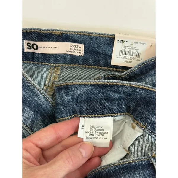 SO High Rise Mom Shorts Distressed Raw Hem Denim NWT Sz17/33W - Image 5