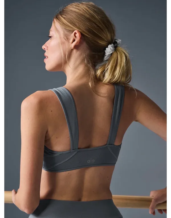 Alo Yoga Alosoft Sunray Bra Steel Grey - Image 2