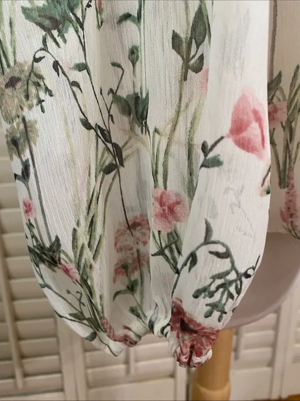 Rose & Olive Floral V-Neck Blouse - Cream and Pink - Image 12