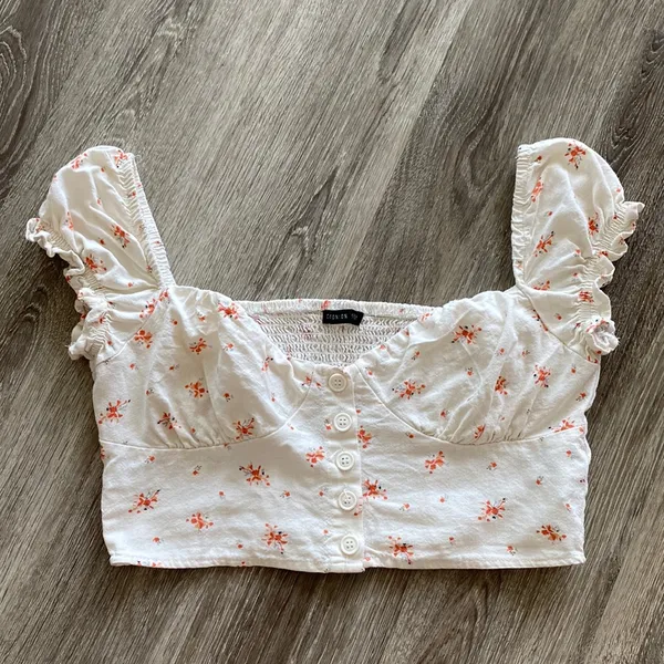 Cotton On linen blend isla prairie milkmaid crop top floral ivory ecru medium - Image 3